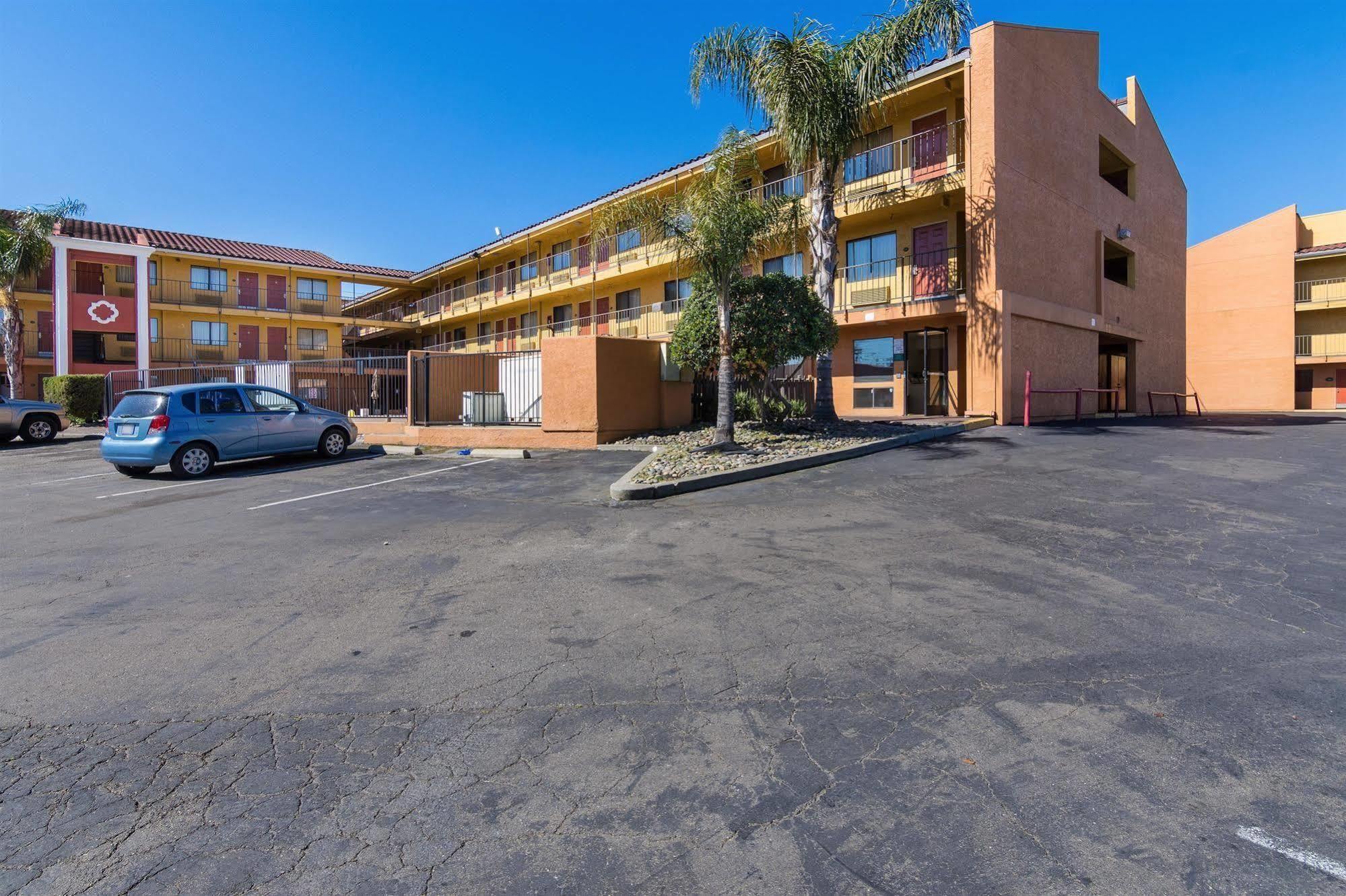 Motel 6-Stockton, Ca Екстер'єр фото